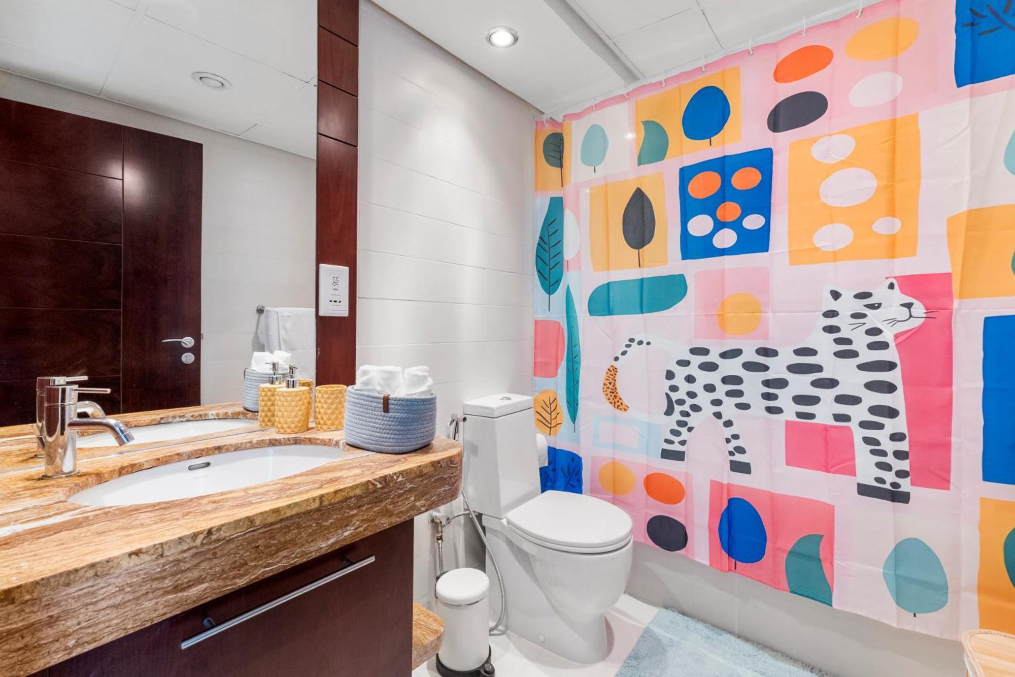 Stylish 1 Bedroom - Burj Khalifa View- 5Mn Walk To Dubai Mall-Apartment In Burj Views Tower شقة