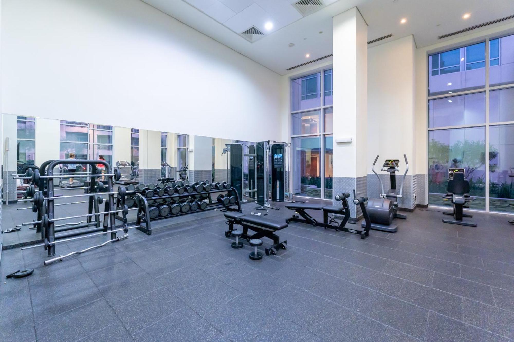 شقة Stylish 1 Bedroom - Burj Khalifa View- 5Mn Walk To Dubai Mall-Apartment In Burj Views Tower *