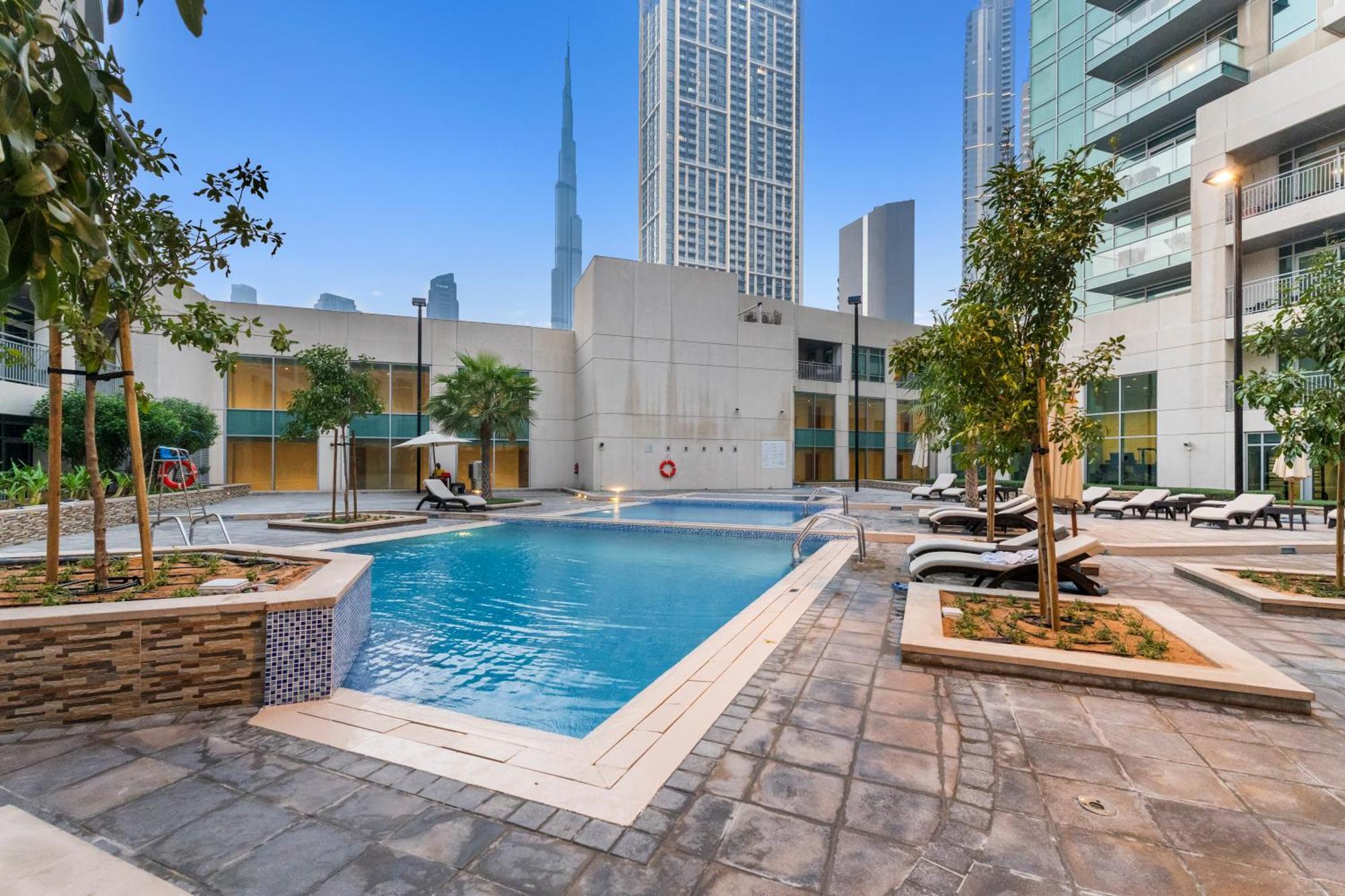 Stylish 1 Bedroom - Burj Khalifa View- 5Mn Walk To Dubai Mall-Apartment In Burj Views Tower شقة