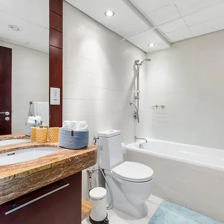 Stylish 1 Bedroom - Burj Khalifa View- 5Mn Walk To Dubai Mall-Apartment In Burj Views Tower Exterior photo