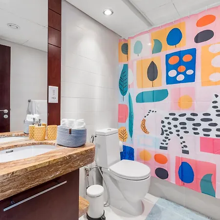Stylish 1 Bedroom - Burj Khalifa View- 5Mn Walk To Dubai Mall-Apartment In Burj Views Tower Exterior photo