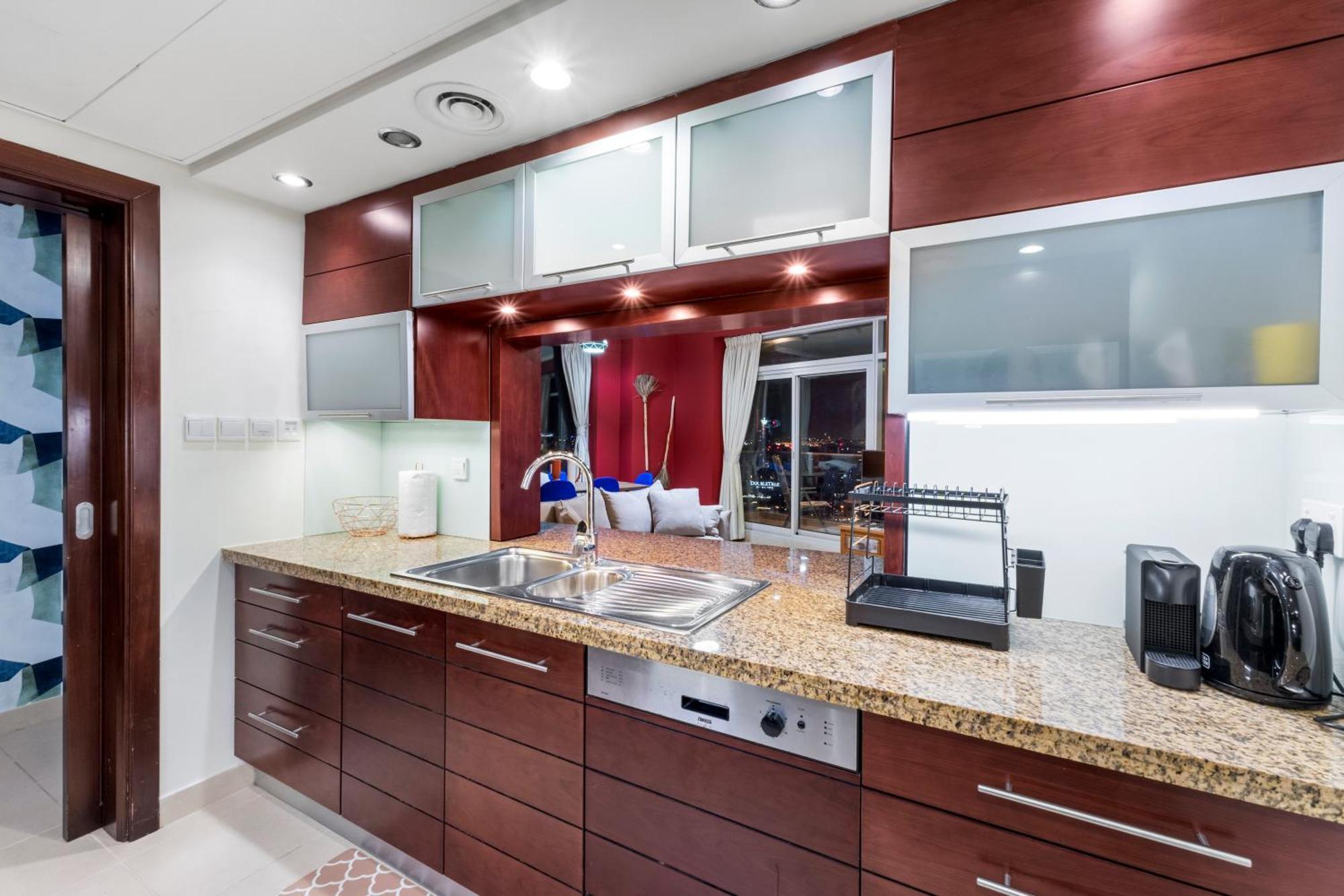 Stylish 1 Bedroom - Burj Khalifa View- 5Mn Walk To Dubai Mall-Apartment In Burj Views Tower Apartment *