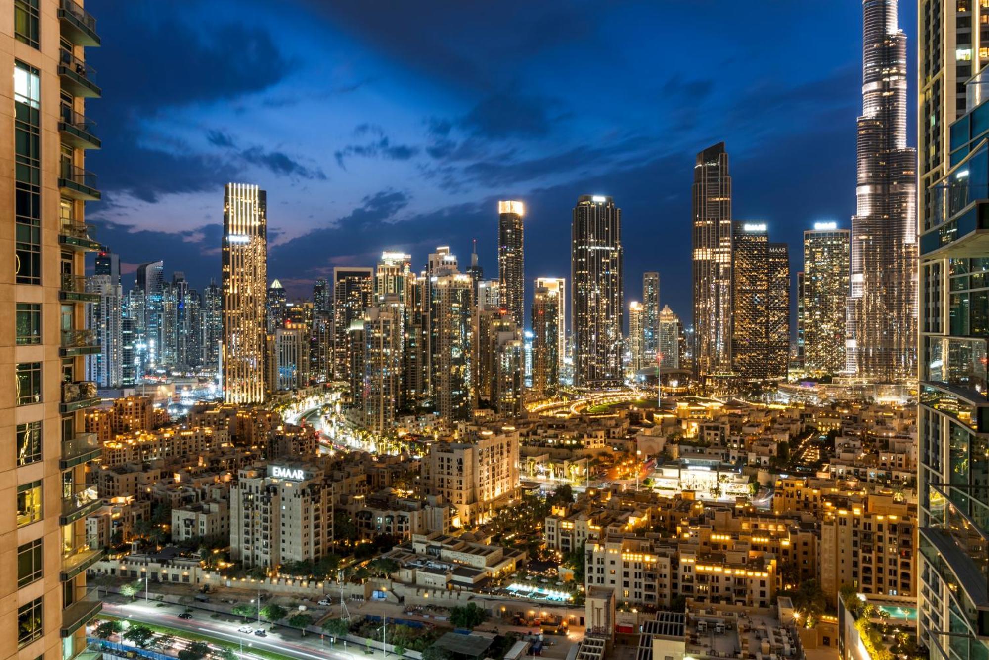 Apartment Stylish 1 Bedroom - Burj Khalifa View- 5Mn Walk To Dubai Mall-Apartment In Burj Views Tower Dubai